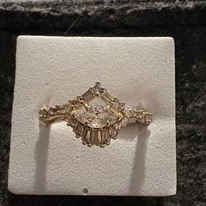 Elegant Gold and Silver Women's Ring